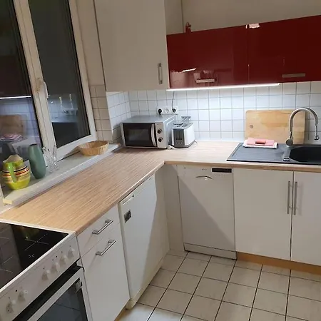 Nico Helles Gemuetliches Innenstadt Homeoffice Workplace 아파트