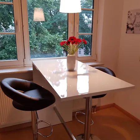 Nico Helles Gemuetliches Innenstadt Homeoffice Workplace شقة